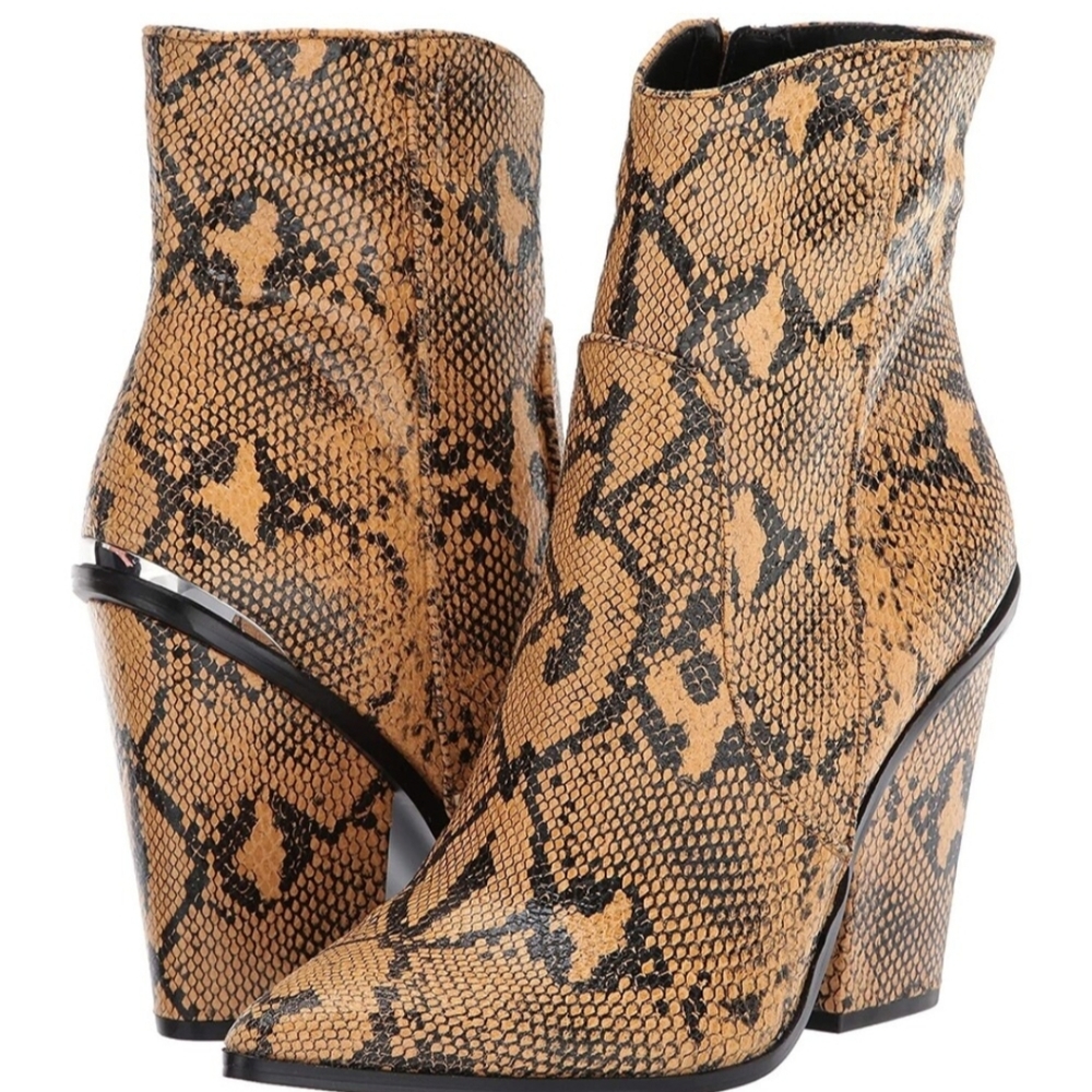 Steve Madden Rarely Boot